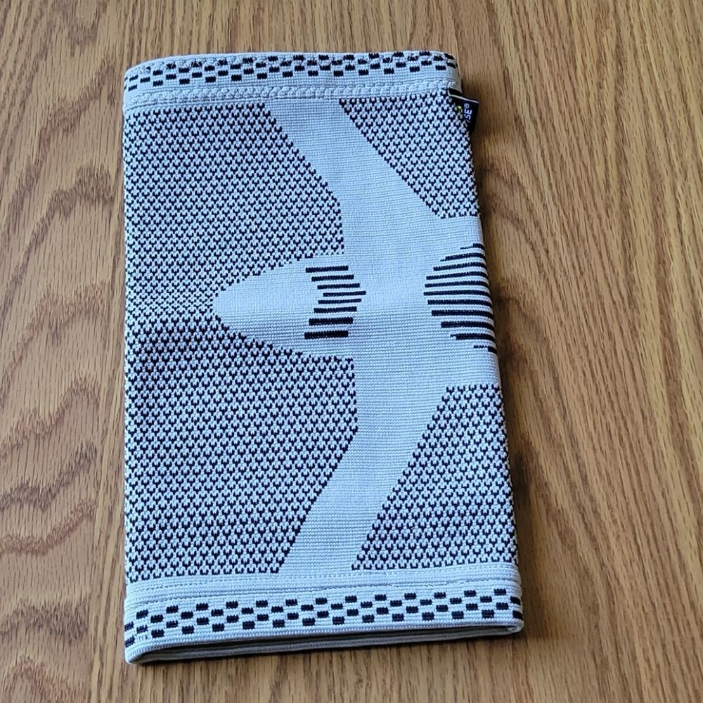 ARYSE   Knee sleeve size L